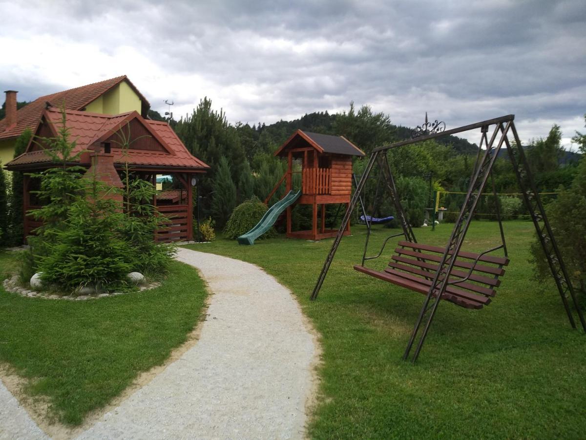 Pokoje Z Aneksami Kuchennymi U Wiktorii Сромовце-Ніжне Екстер'єр фото